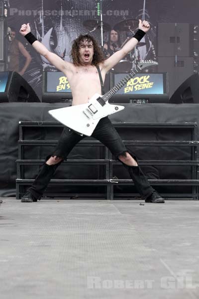 AIRBOURNE - 2014-08-24 - SAINT CLOUD - Domaine National - Grande Scene - 